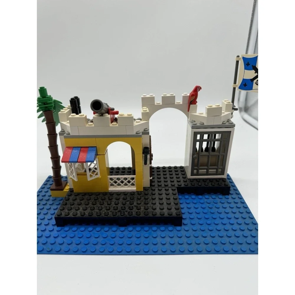 LEGO Pirates Lagoon Lock-Up 6267 Vintage 1991 Set Incomplete Minifigures Boat